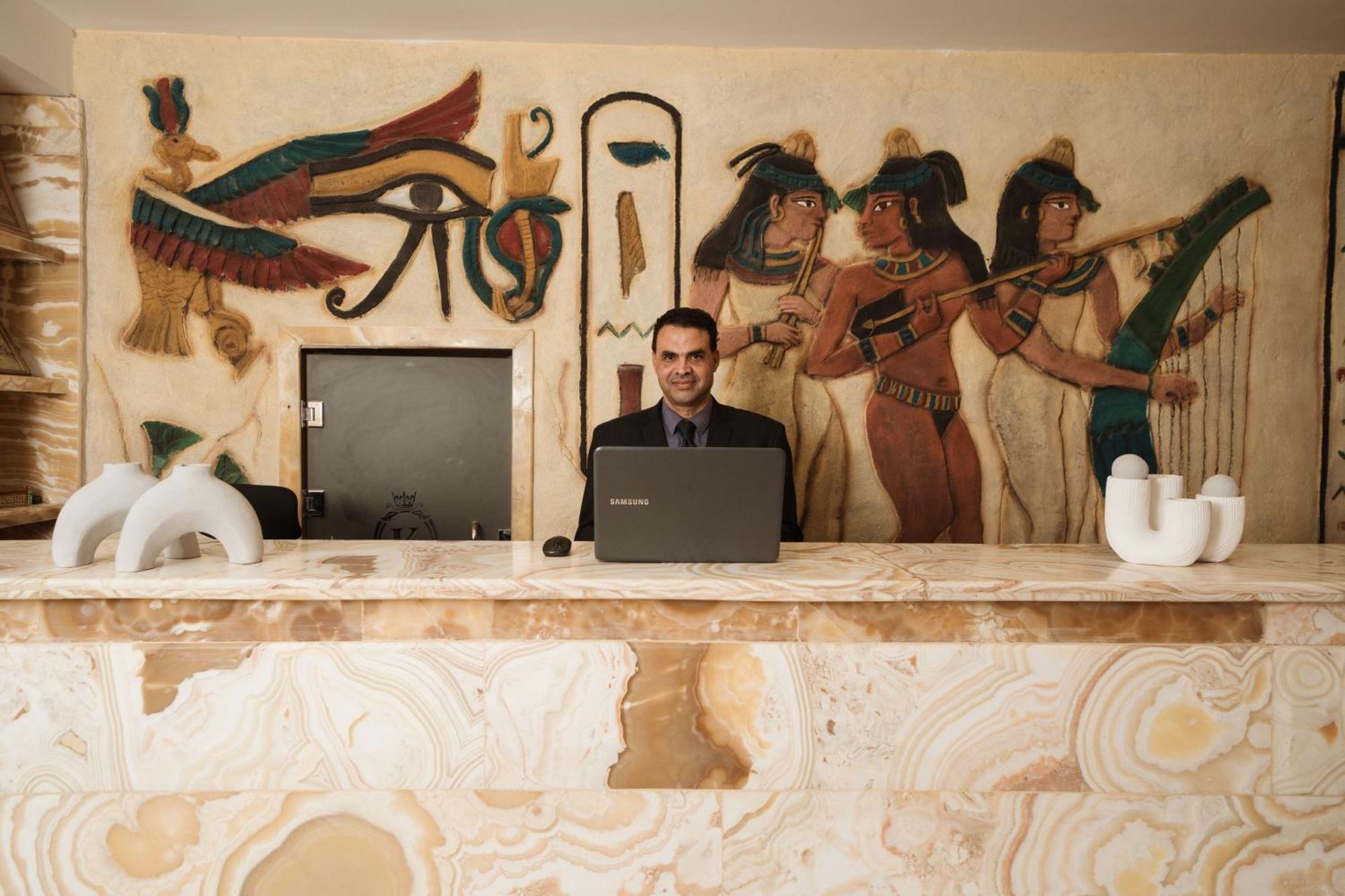 King Pyramids View Hotel Kafret el-Gabal Kültér fotó