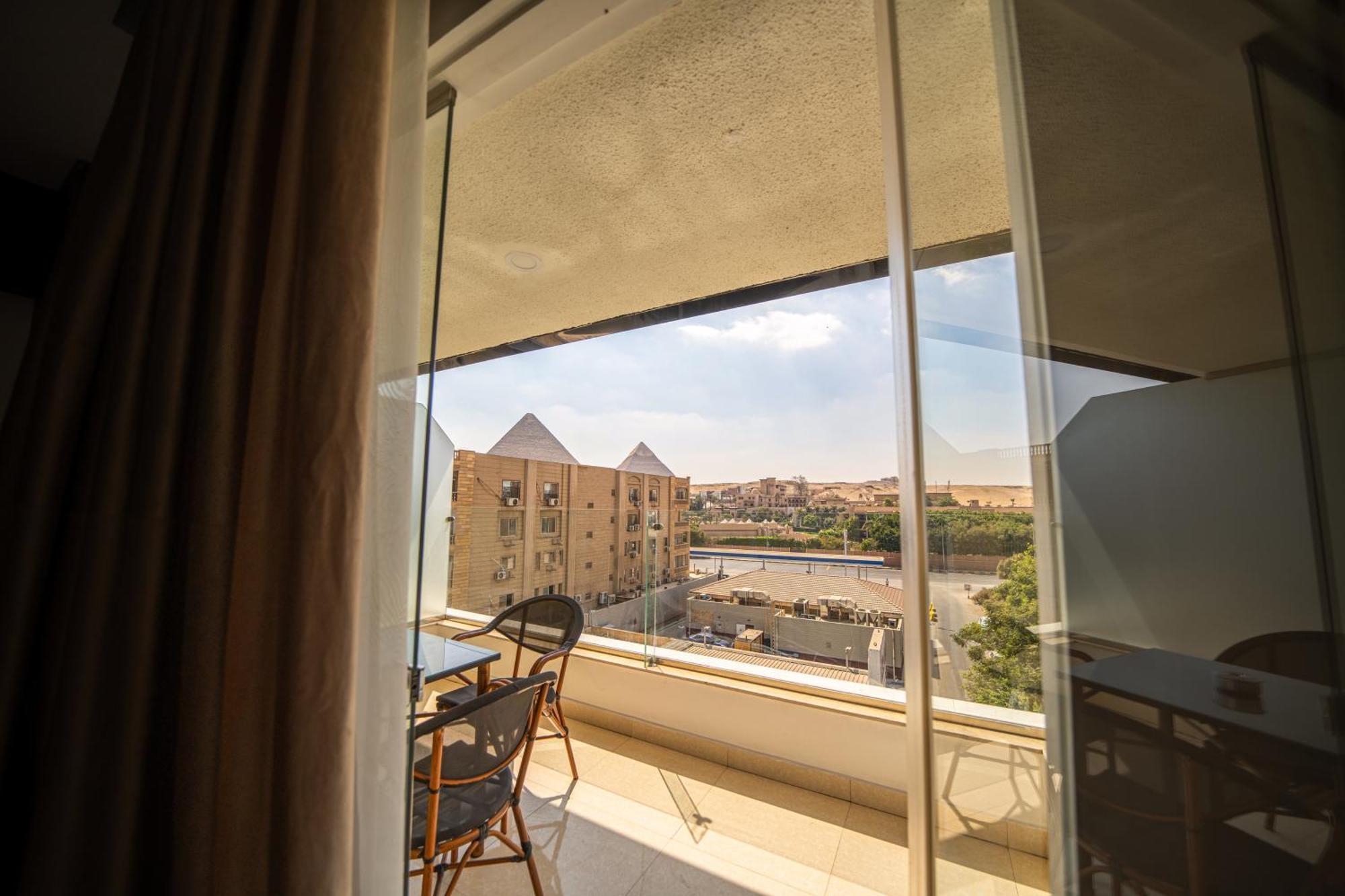 King Pyramids View Hotel Kafret el-Gabal Kültér fotó